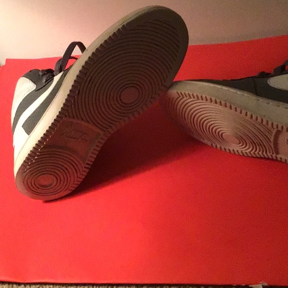 Sneakers - Picture 2 of 3